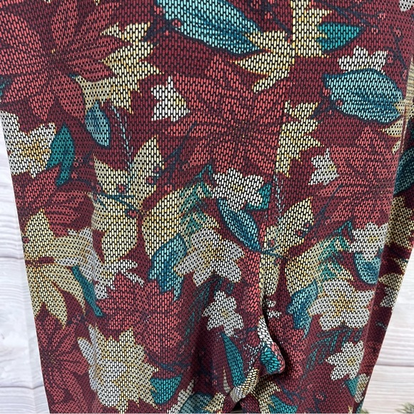 LuLaRoe XL/1X Christy top with TC2 Christmas leggings - Picture 8 of 14